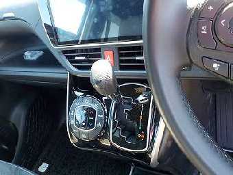 TOYOTA VOXY 2020 Image 9