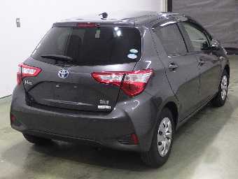 TOYOTA VITZ 2018 Image 2