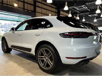 PORSCHE MACAN 2019 Image 2