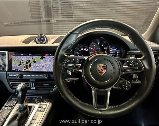 PORSCHE MACAN 2019 Image 3