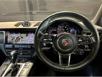PORSCHE MACAN 2019 Image 3