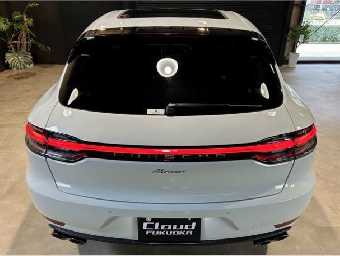 PORSCHE MACAN 2019 Image 17