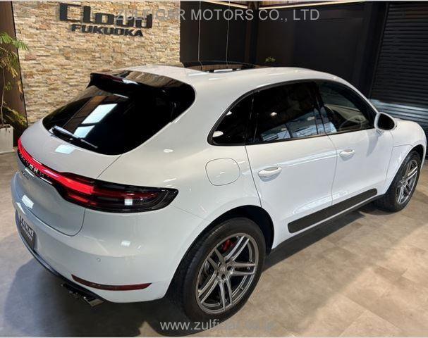 PORSCHE MACAN 2019 Image 24