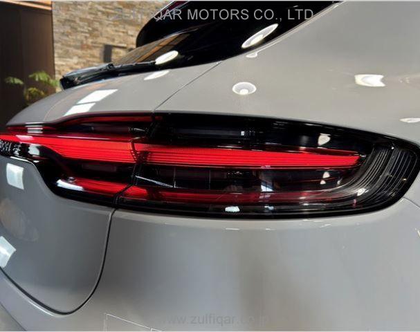 PORSCHE MACAN 2019 Image 28