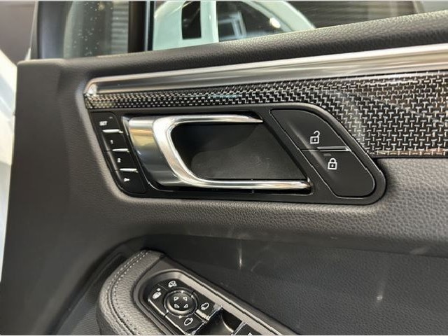 PORSCHE MACAN 2019 Image 43