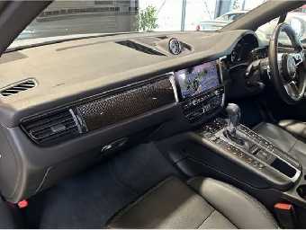 PORSCHE MACAN 2019 Image 38