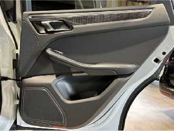 PORSCHE MACAN 2019 Image 44