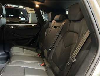 PORSCHE MACAN 2019 Image 45