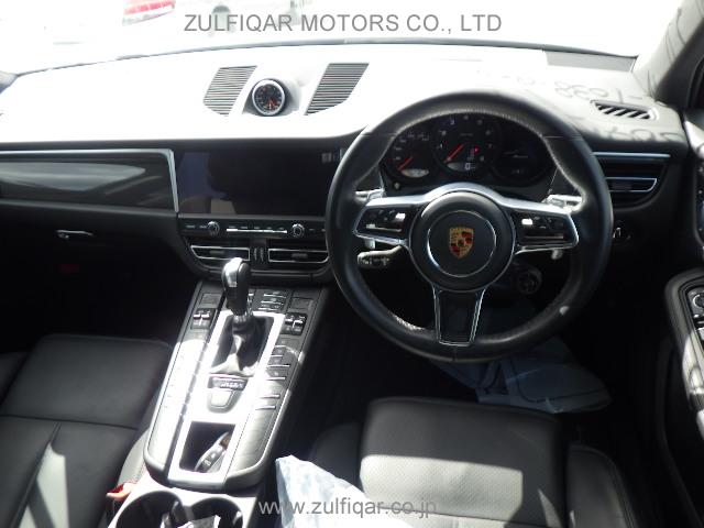 PORSCHE MACAN 2019 Image 56