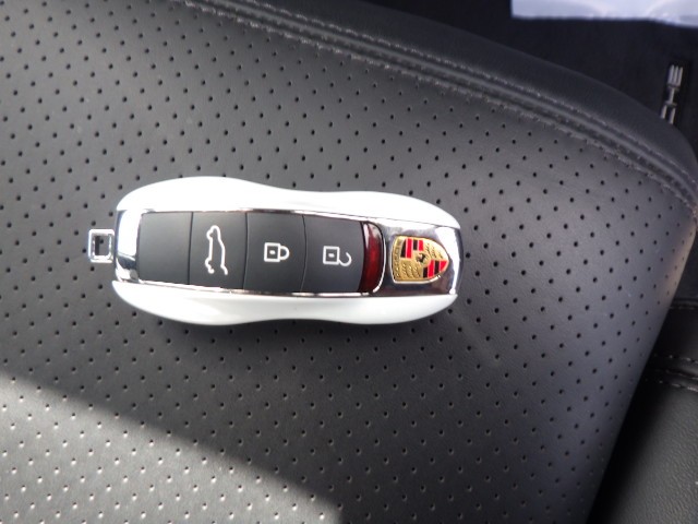 PORSCHE MACAN 2019 Image 57