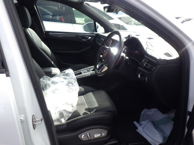 PORSCHE MACAN 2019 Image 58