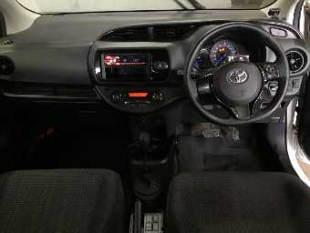 TOYOTA VITZ 2019 Image 3
