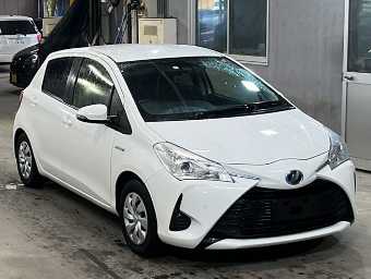 TOYOTA VITZ 2019 Image 4