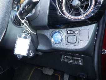 TOYOTA VITZ 2019 Image 6