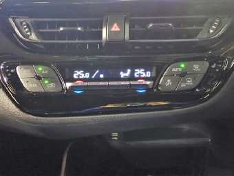 TOYOTA C-HR 2020 Image 17