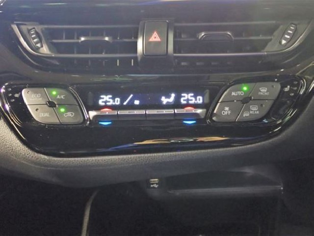 TOYOTA C-HR 2020 Image 23