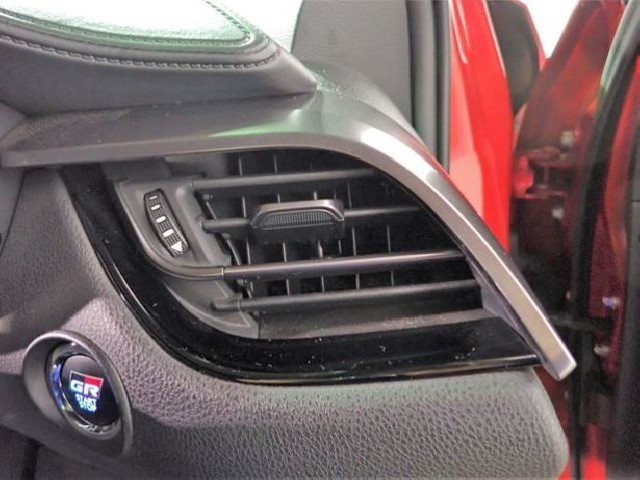 TOYOTA C-HR 2020 Image 24