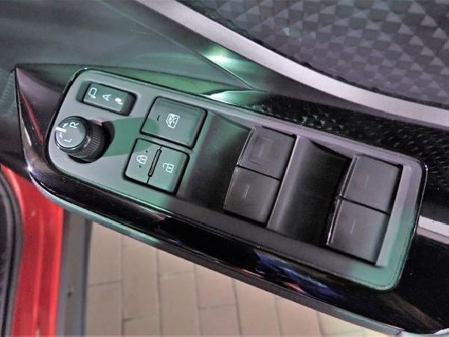 TOYOTA C-HR 2020 Image 33