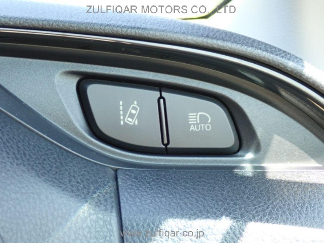 TOYOTA VITZ 2018 Image 11