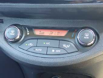 TOYOTA VITZ 2018 Image 12