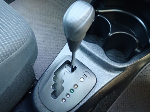 TOYOTA VITZ 2018 Image 20