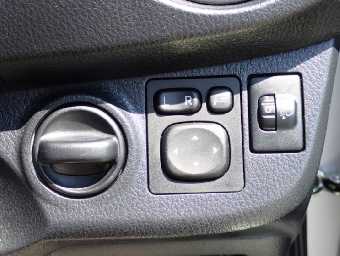 TOYOTA VITZ 2018 Image 15