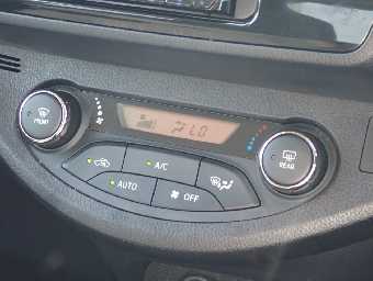 TOYOTA VITZ 2018 Image 6