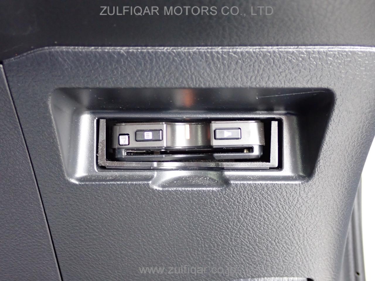 TOYOTA VITZ 2018 Image 6