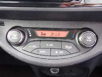 TOYOTA VITZ 2018 Image 10