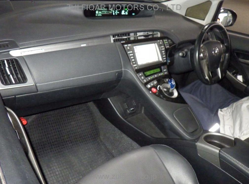 TOYOTA PRIUS PHV 2014 Image 3