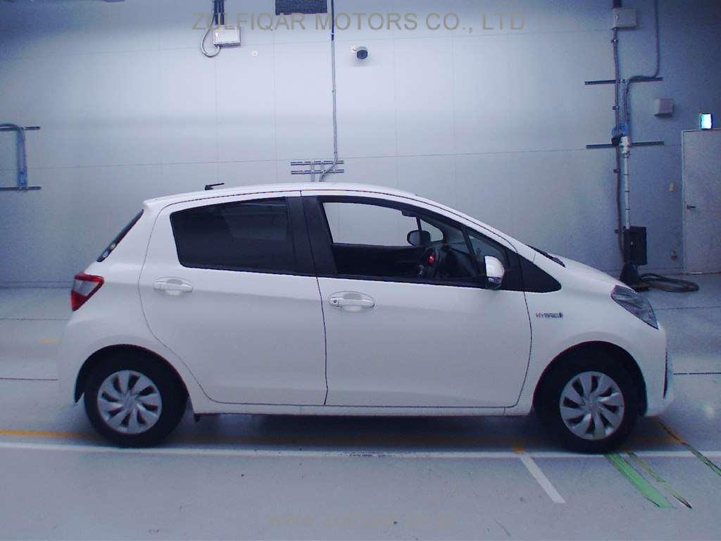 TOYOTA VITZ 2019 Image 3