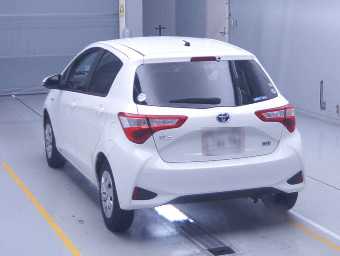 TOYOTA VITZ 2019 Image 6