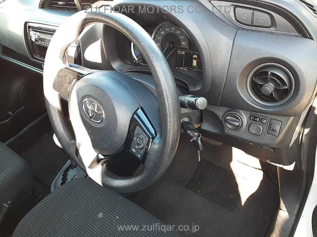 TOYOTA VITZ 2019 Image 7