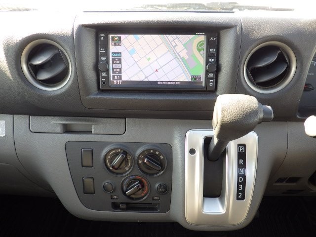 NISSAN NV350 CARAVAN 2018 Image 24