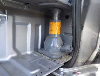 NISSAN NV350 CARAVAN 2018 Image 15