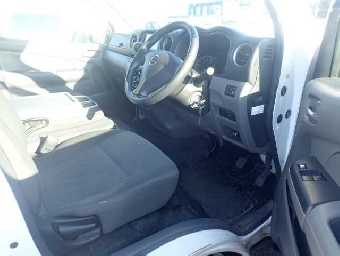 NISSAN NV350 CARAVAN 2017 Image 4