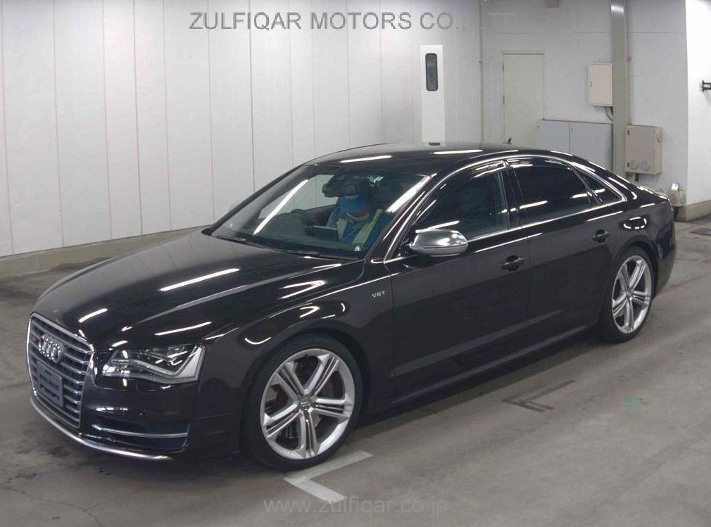 AUDI S8 2013 Image 4