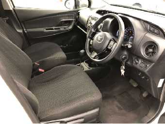 TOYOTA VITZ 2019 Image 5