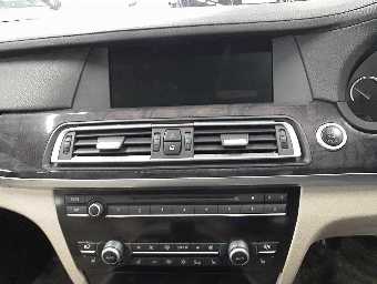 BMW 7 SERIES 2009 Image 10