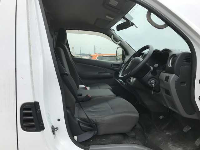 NISSAN NV350 CARAVAN 2017 Image 27
