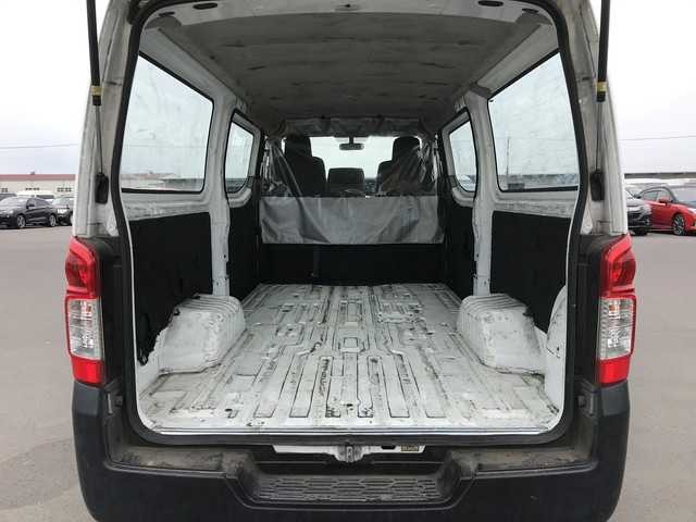 NISSAN NV350 CARAVAN 2017 Image 28