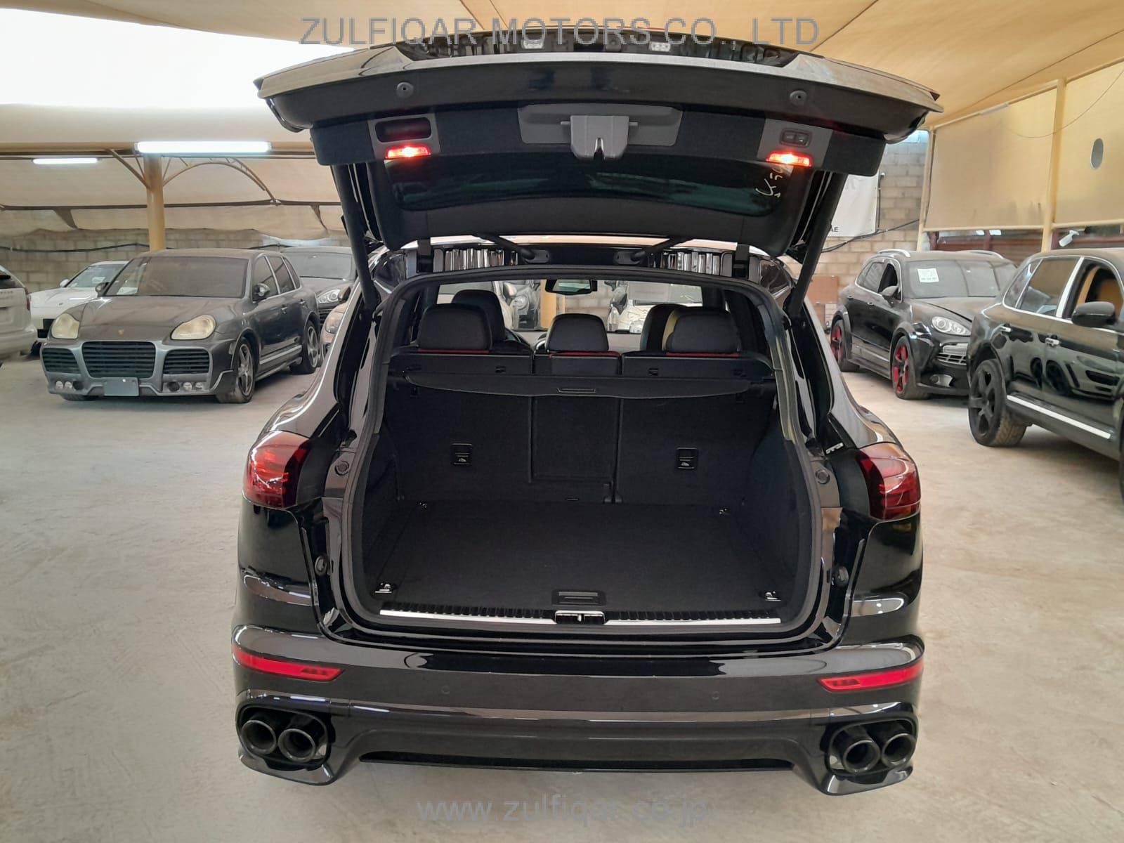 PORSCHE CAYENNE 2015 Image 11