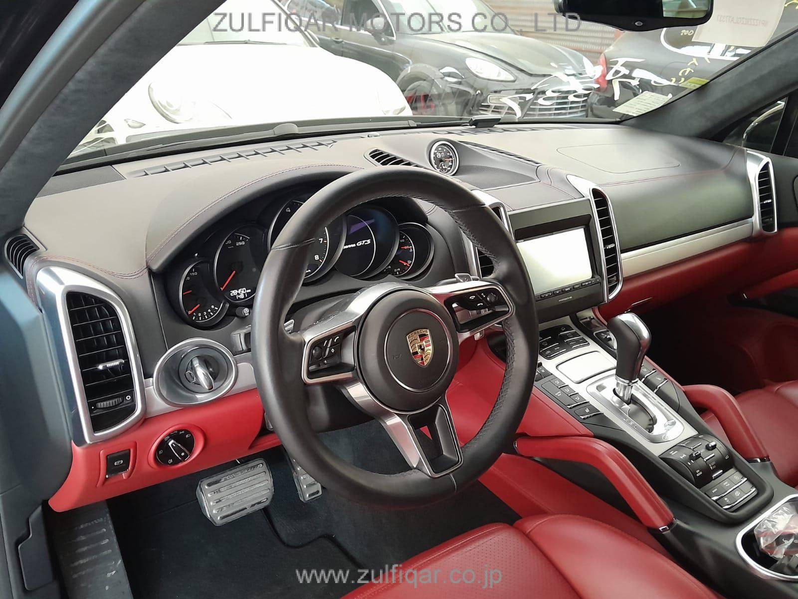 PORSCHE CAYENNE 2015 Image 20