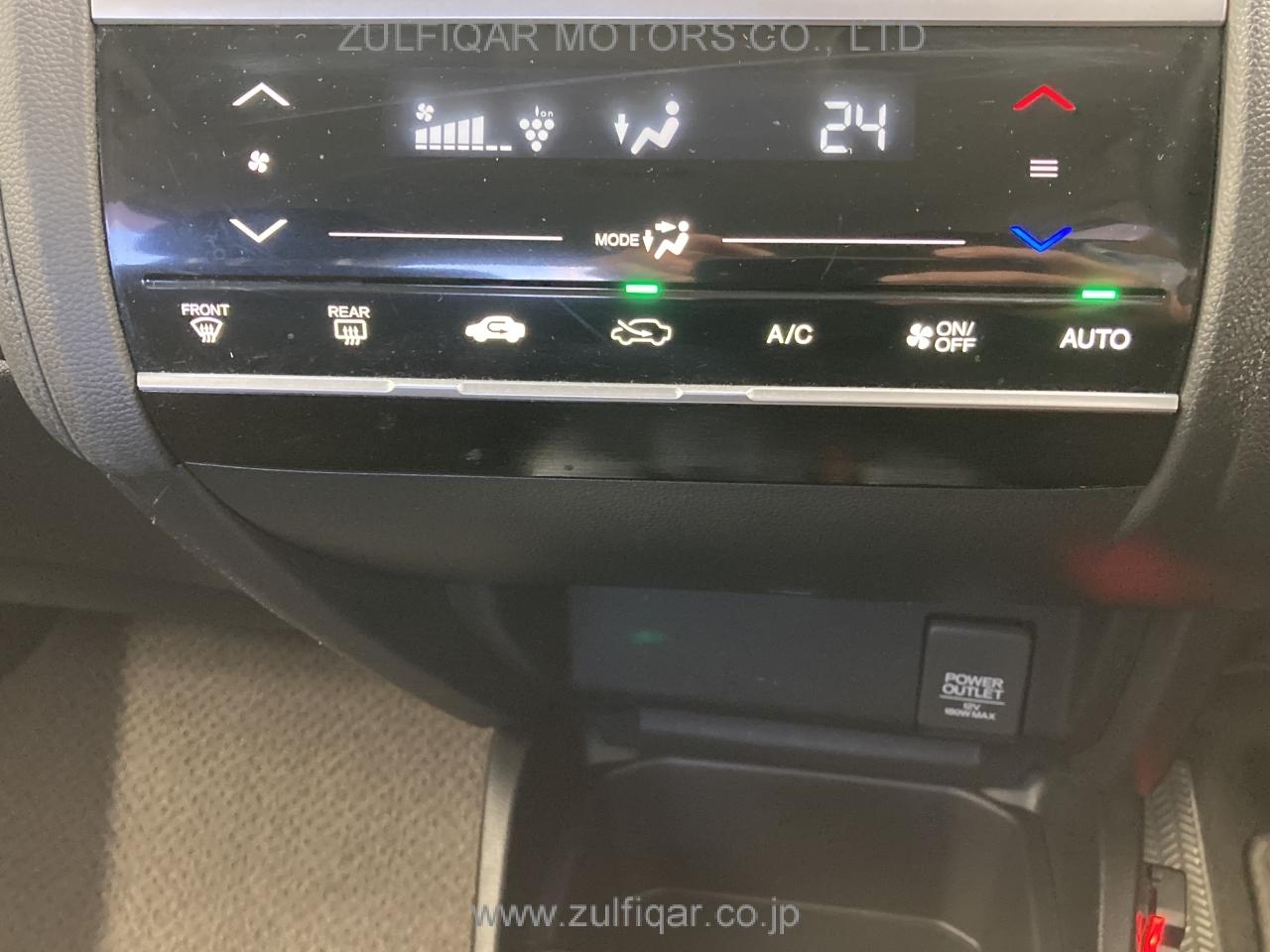 HONDA FIT HYBRID 2016 Image 10