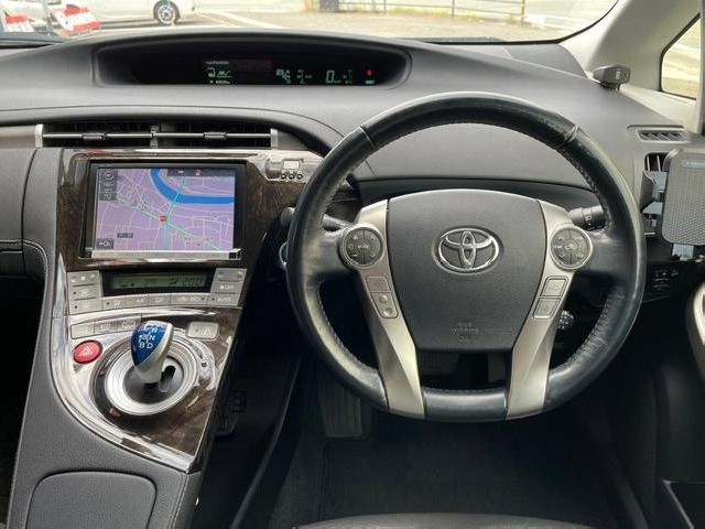 TOYOTA PRIUS PHV 2015 Image 26