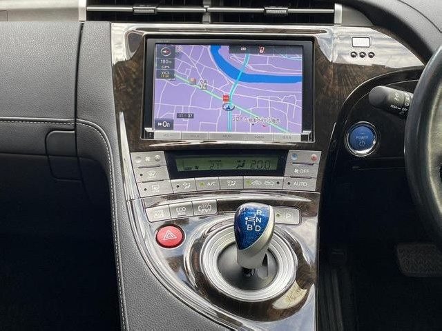 TOYOTA PRIUS PHV 2015 Image 29