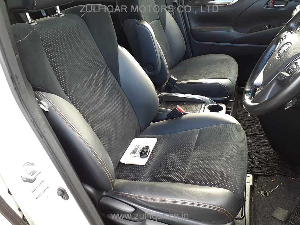 TOYOTA ALPHARD 2021 Image 8