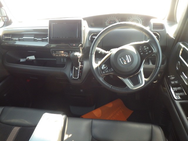 HONDA N-BOX CUSTOM 2019 Image 37