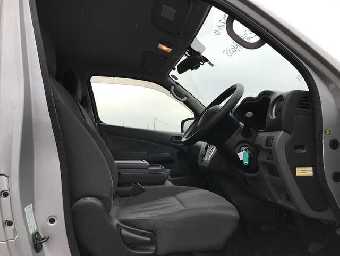 NISSAN NV350 CARAVAN 2018 Image 10
