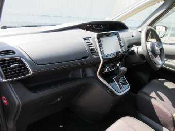 NISSAN SERENA 2019 Image 13